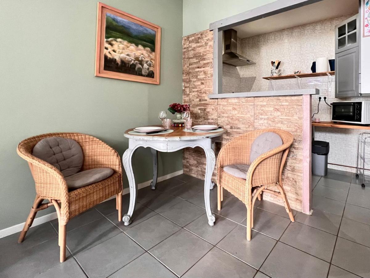 La Courette - T2 Plus Parking Gratuit Ним Экстерьер фото